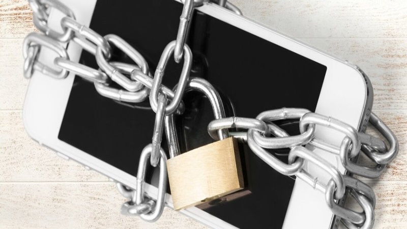 HOW TO PROTECT YOUR PHONE FROM HACKERS